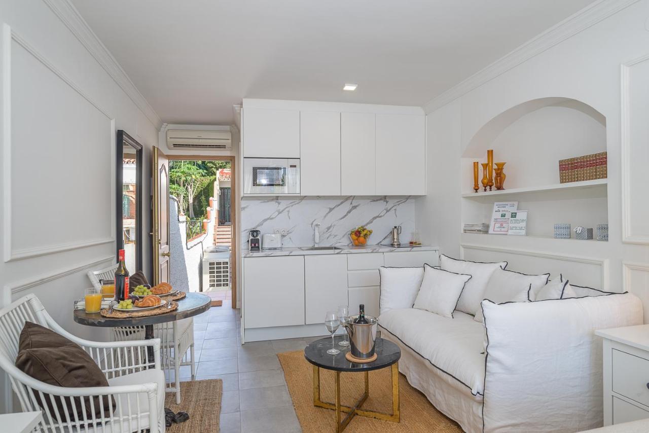 Bianca Chic Studio - Carihuela Beach At 300M Торремолинос Экстерьер фото
